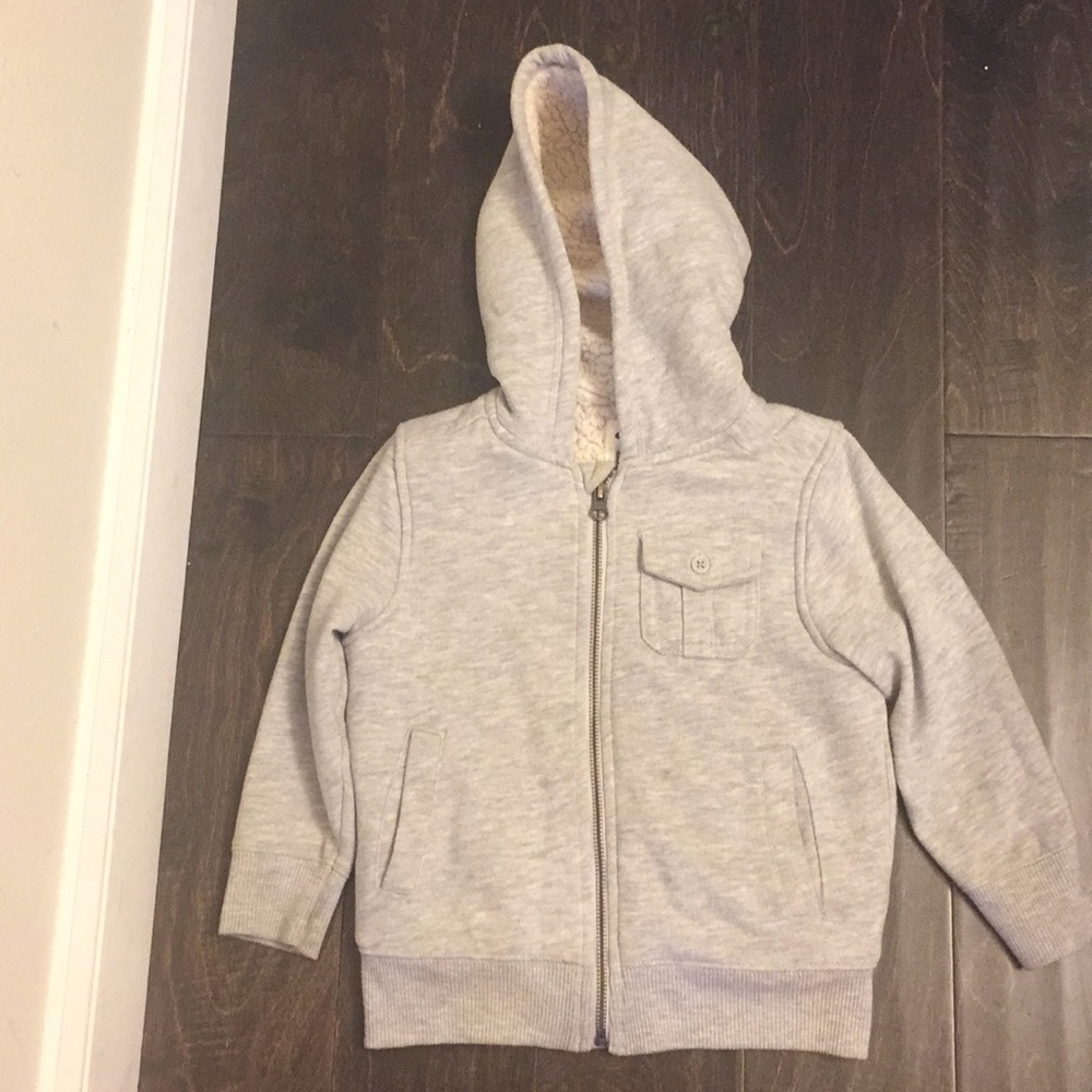 I am selling a jacket gray old navy 4T